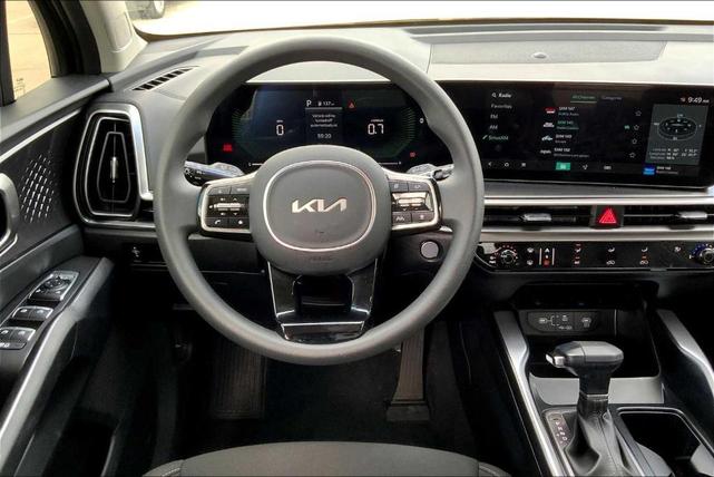 Photo of 2025 Ebony Black Kia Sorento