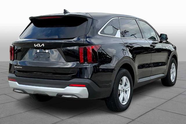 Photo of 2025 Ebony Black Kia Sorento