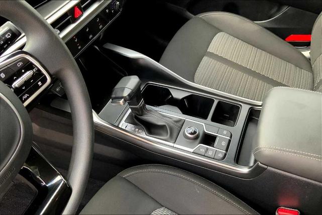 Photo of 2025 Ebony Black Kia Sorento