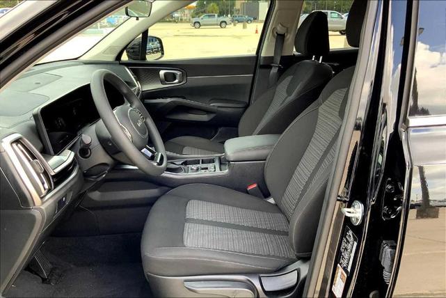 Photo of 2025 Ebony Black Kia Sorento