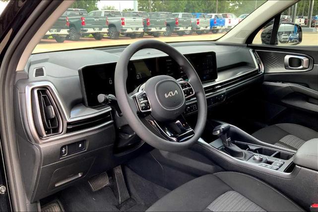 Photo of 2025 Ebony Black Kia Sorento