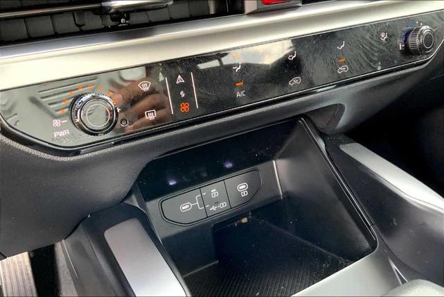 Photo of 2025 Ebony Black Kia Sorento