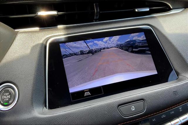 Photo of 2021 Crystal White Tri-Coat Cadillac XT4