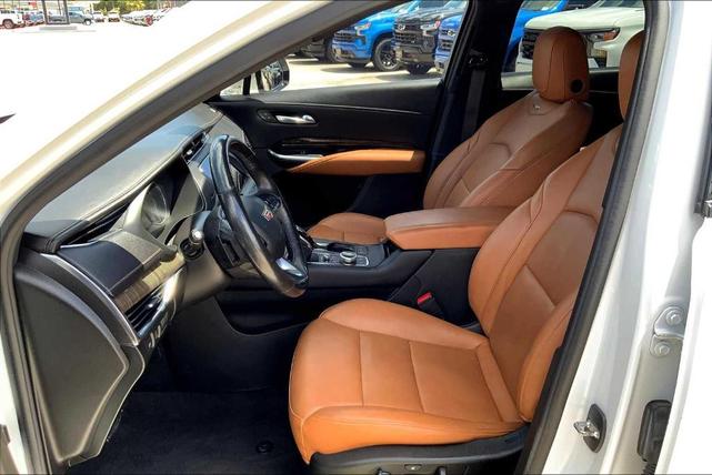 Photo of 2021 Crystal White Tri-Coat Cadillac XT4