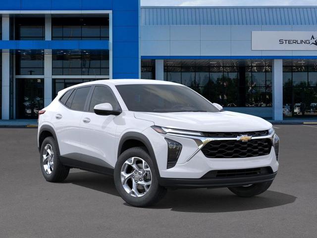Photo of 2025 White Chevrolet Trax