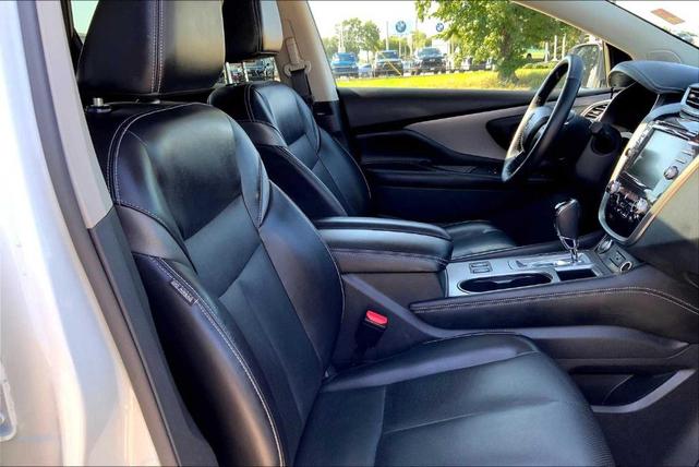 Photo of 2023 White Nissan Murano