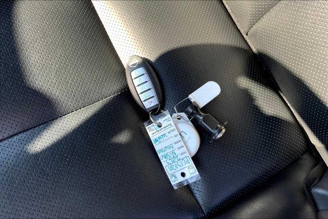 Photo of 2023 White Nissan Murano