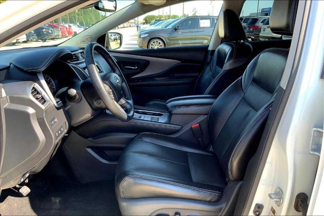 Photo of 2023 White Nissan Murano