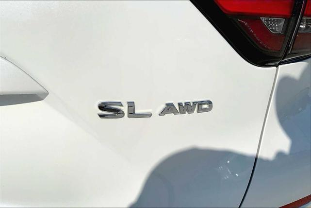 Photo of 2023 White Nissan Murano