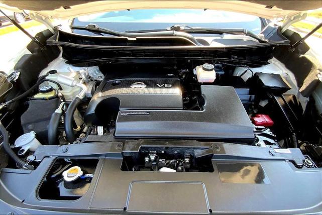 Photo of 2023 White Nissan Murano