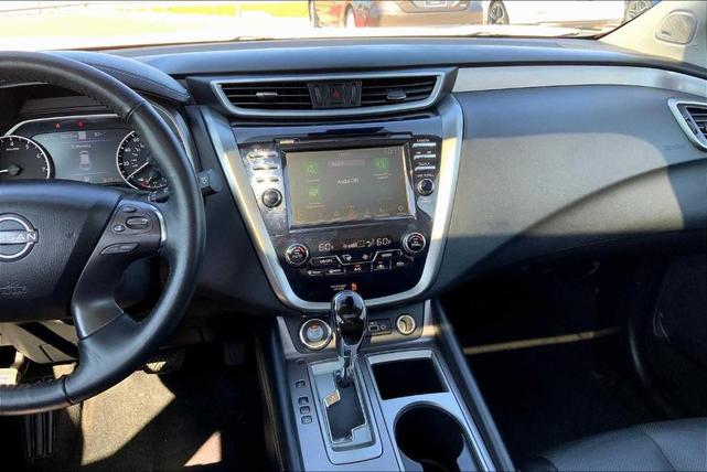 Photo of 2023 White Nissan Murano