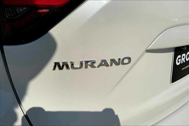Photo of 2023 White Nissan Murano