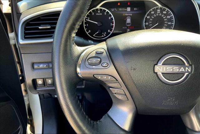 Photo of 2023 White Nissan Murano