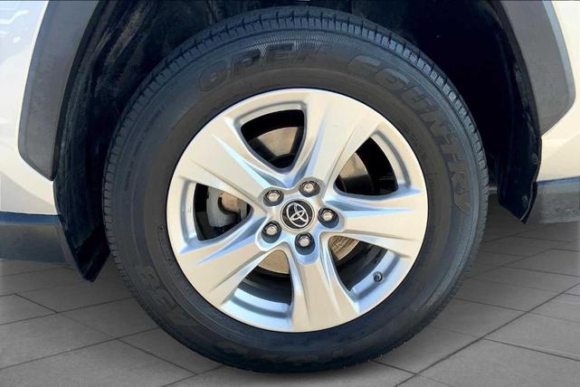 Photo of 2019 Silver Sky Metallic Toyota RAV4