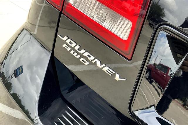 Photo of 2015 Pitch Black Clearcoat Dodge Journey