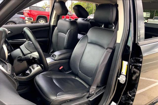 Photo of 2015 Pitch Black Clearcoat Dodge Journey
