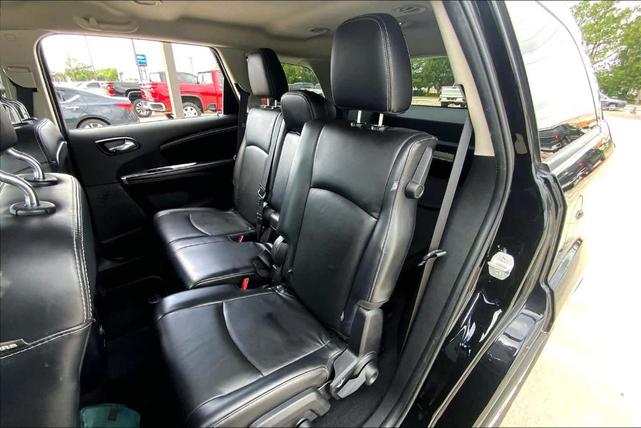 Photo of 2015 Pitch Black Clearcoat Dodge Journey