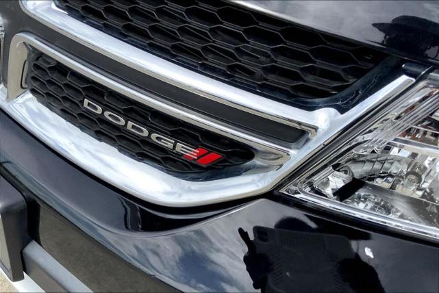Photo of 2015 Pitch Black Clearcoat Dodge Journey