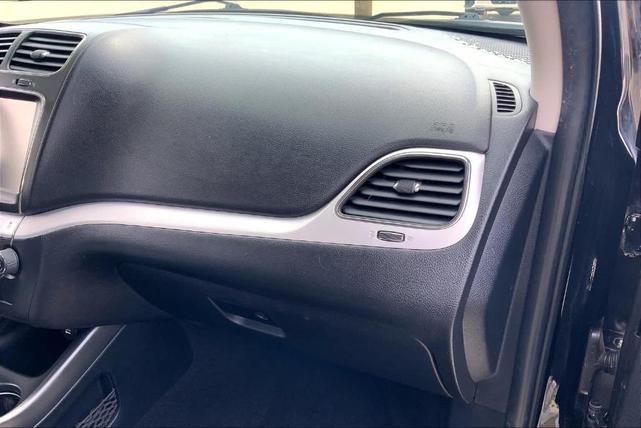 Photo of 2015 Pitch Black Clearcoat Dodge Journey