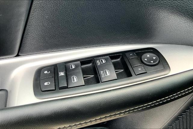 Photo of 2015 Pitch Black Clearcoat Dodge Journey