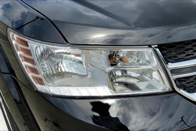 Photo of 2015 Pitch Black Clearcoat Dodge Journey