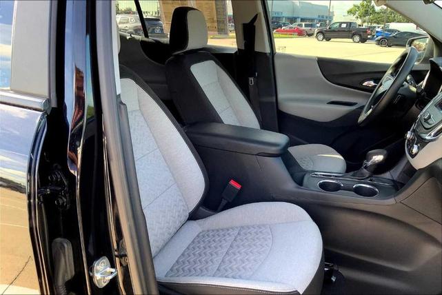 Photo of 2023 Mosaic Black Metallic Chevrolet Equinox