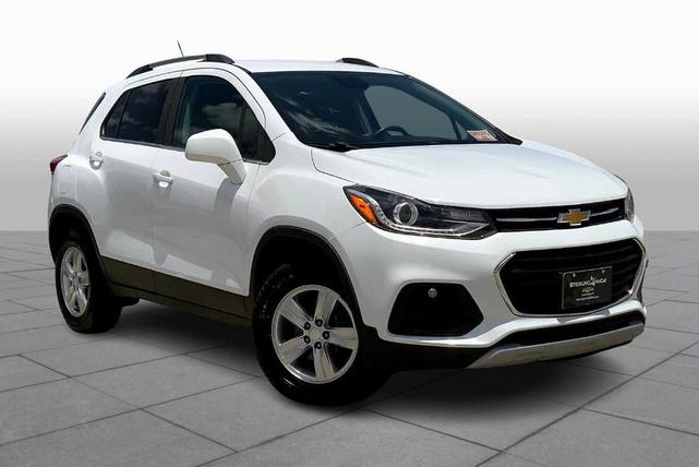 Photo of 2019 Summit White Chevrolet Trax