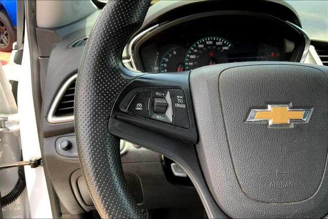 Photo of 2019 Summit White Chevrolet Trax