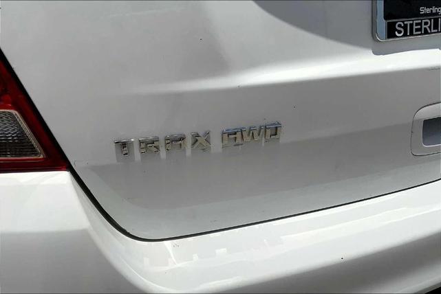 Photo of 2019 Summit White Chevrolet Trax