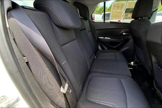 Photo of 2019 Summit White Chevrolet Trax