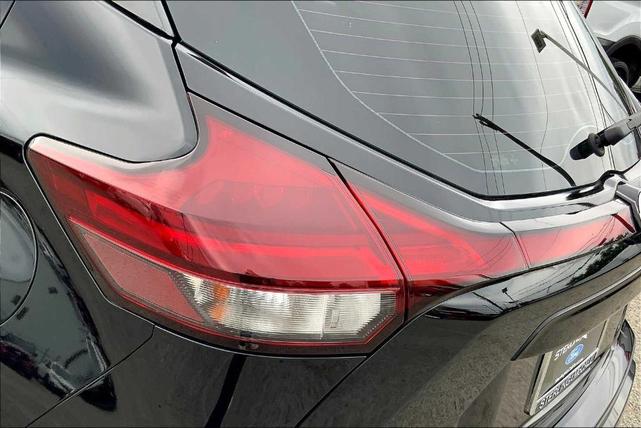 Photo of 2021 Super Black Nissan Kicks