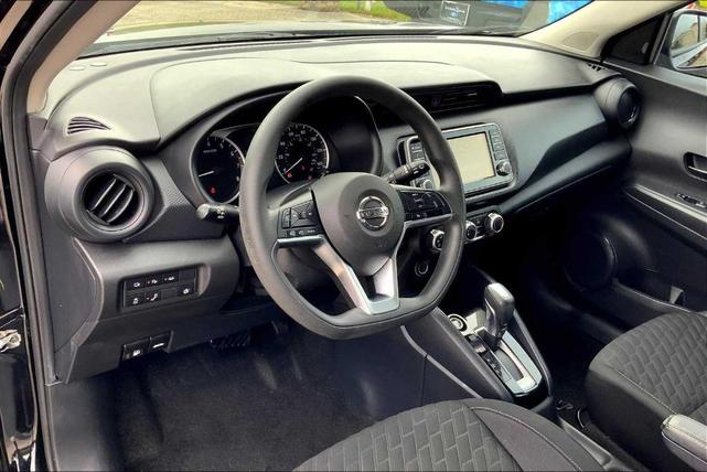 Photo of 2021 Super Black Nissan Kicks
