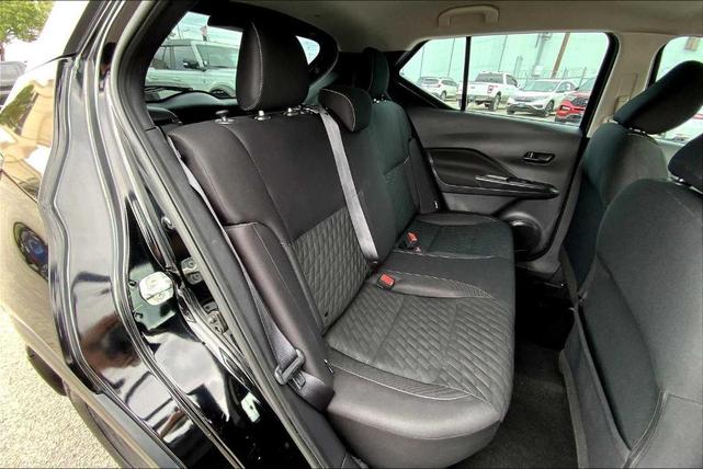 Photo of 2021 Super Black Nissan Kicks