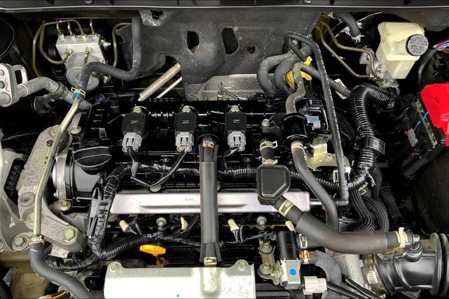 Photo of 2021 Super Black Nissan Kicks