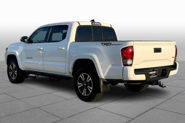 Photo of 2016 Super White Toyota Tacoma