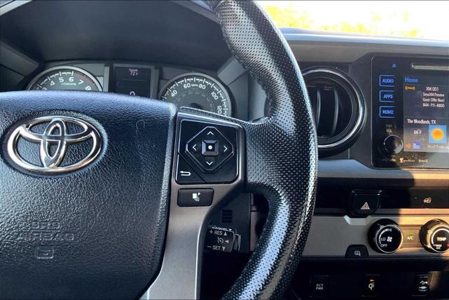 Photo of 2016 Super White Toyota Tacoma