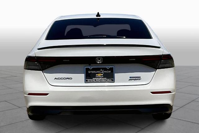 Photo of 2023 Platinum White Pearl Honda Accord Hybrid