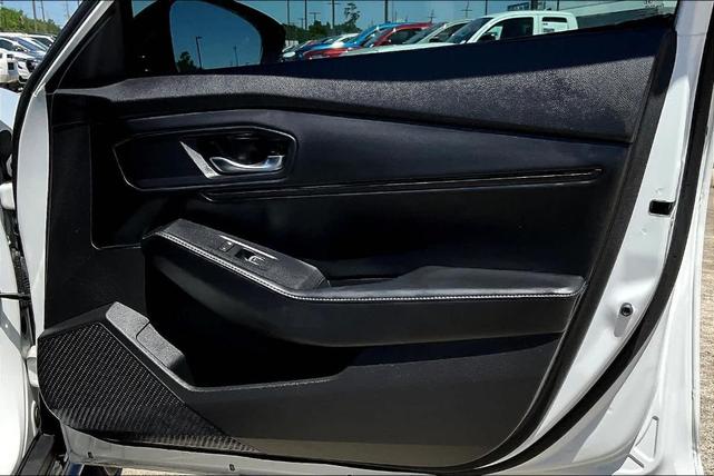 Photo of 2023 Platinum White Pearl Honda Accord Hybrid