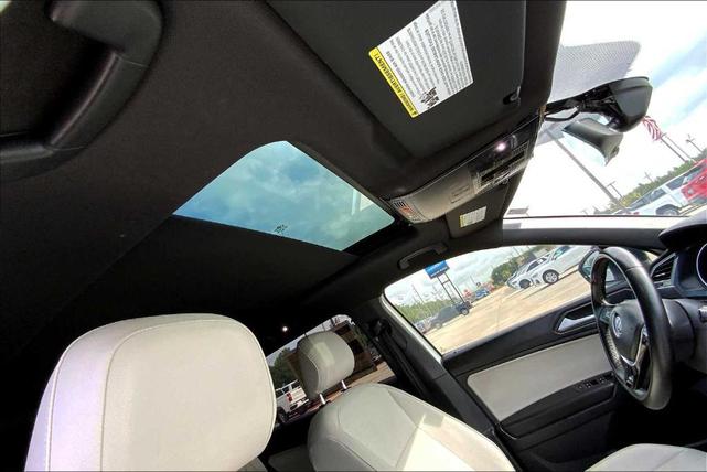 Photo of 2021 Pure White Volkswagen Tiguan
