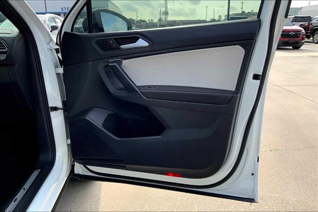 Photo of 2021 Pure White Volkswagen Tiguan