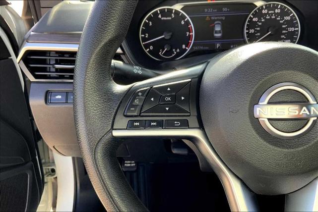 Photo of 2023 Pearl White Tri-Coat Nissan Altima