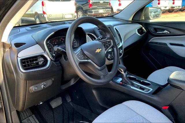 Photo of 2022 Mosaic Black Metallic Chevrolet Equinox