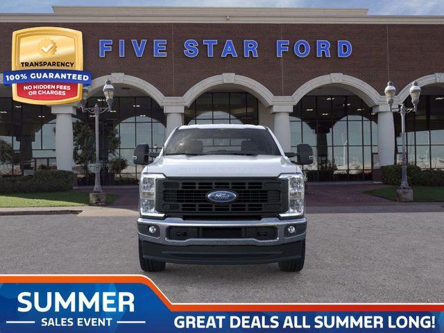 Photo of 2025 Oxford White Ford F-350