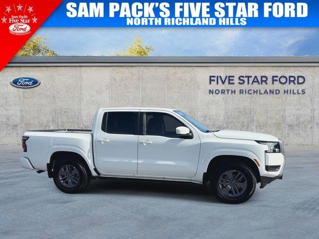 Photo of 2025 Glacier White Nissan Frontier