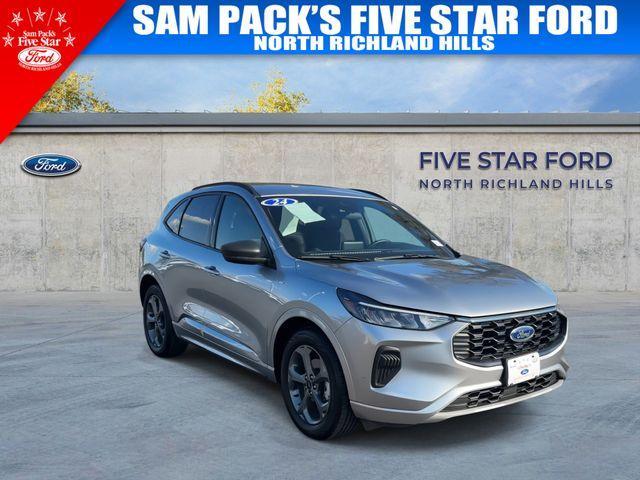 Photo of 2024 Silver Metallic Ford Escape