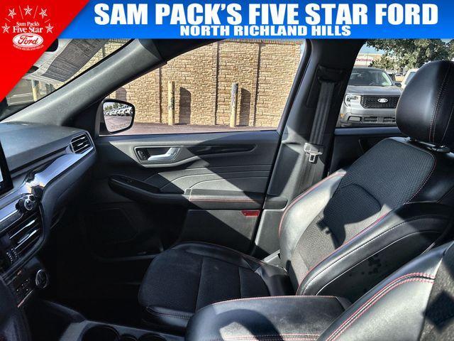 Photo of 2024 Silver Metallic Ford Escape