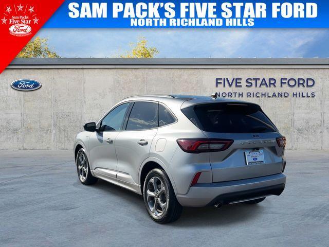 Photo of 2024 Silver Metallic Ford Escape