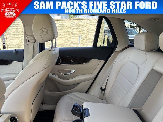 Photo of 2021 Polar White Mercedes-Benz GLC 300