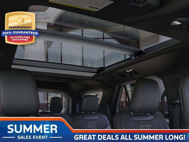 Photo of 2025 Star White Ford Explorer
