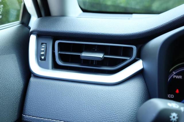 Photo of 2025 Ice Cap Toyota RAV4 Hybrid